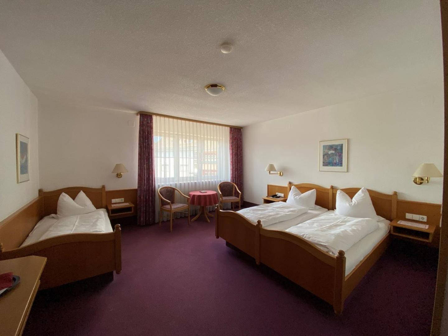 Hotel-Restaurant Zum Loewen Jestetten Exteriör bild