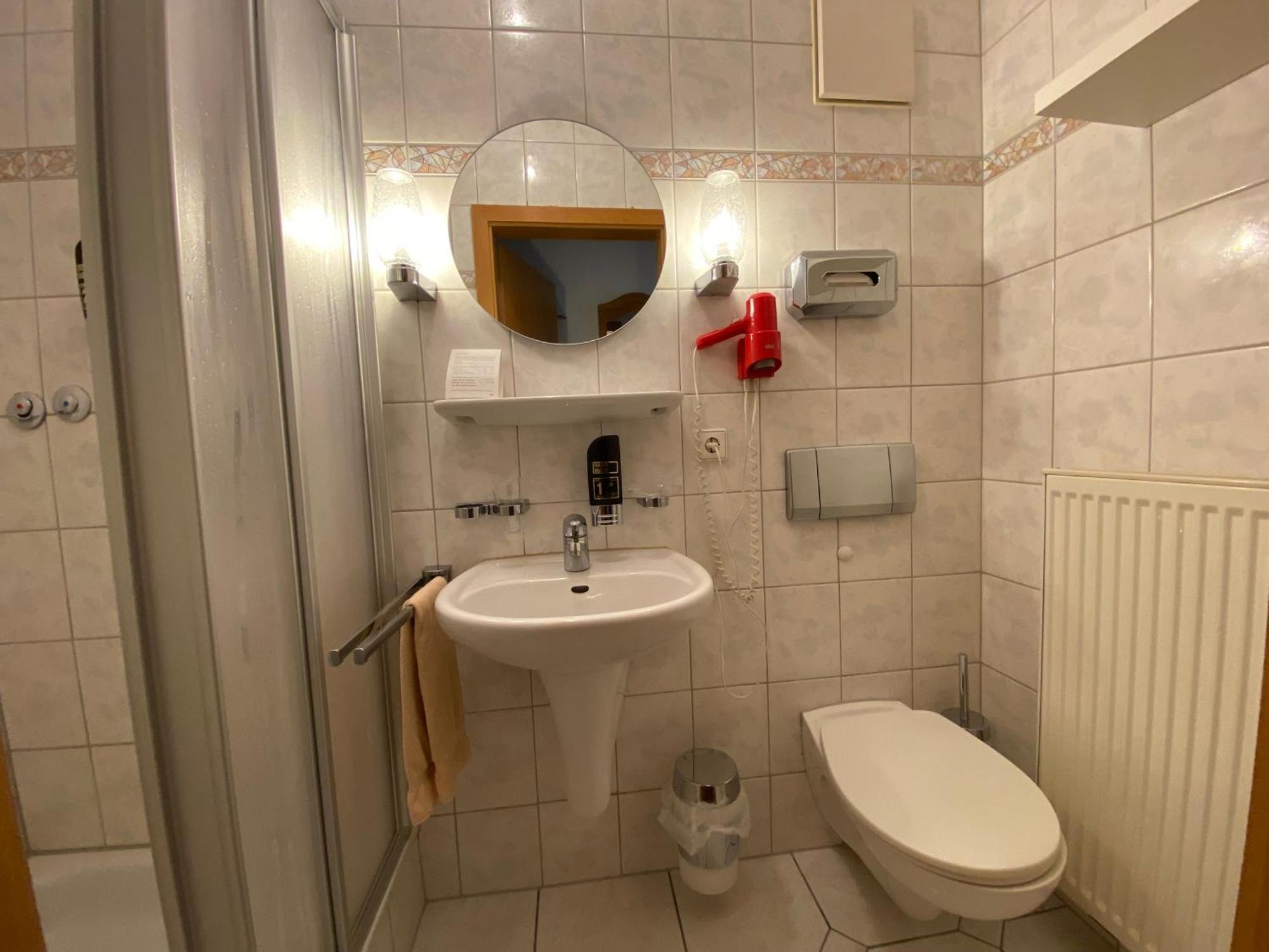 Hotel-Restaurant Zum Loewen Jestetten Exteriör bild