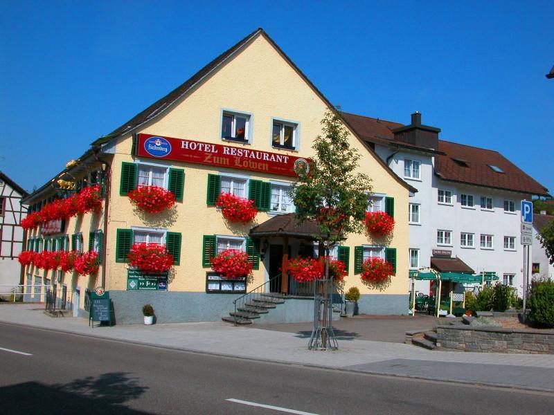 Hotel-Restaurant Zum Loewen Jestetten Exteriör bild